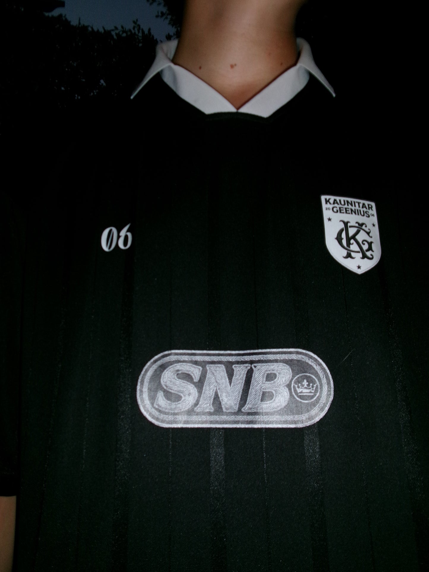 SNB | must retro särk